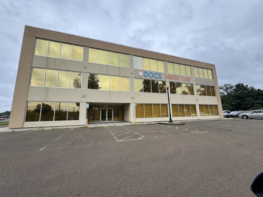 Foxon Commons exterior and entrance